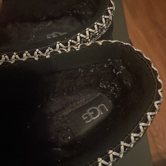 Ugg - Picture 4 of 7